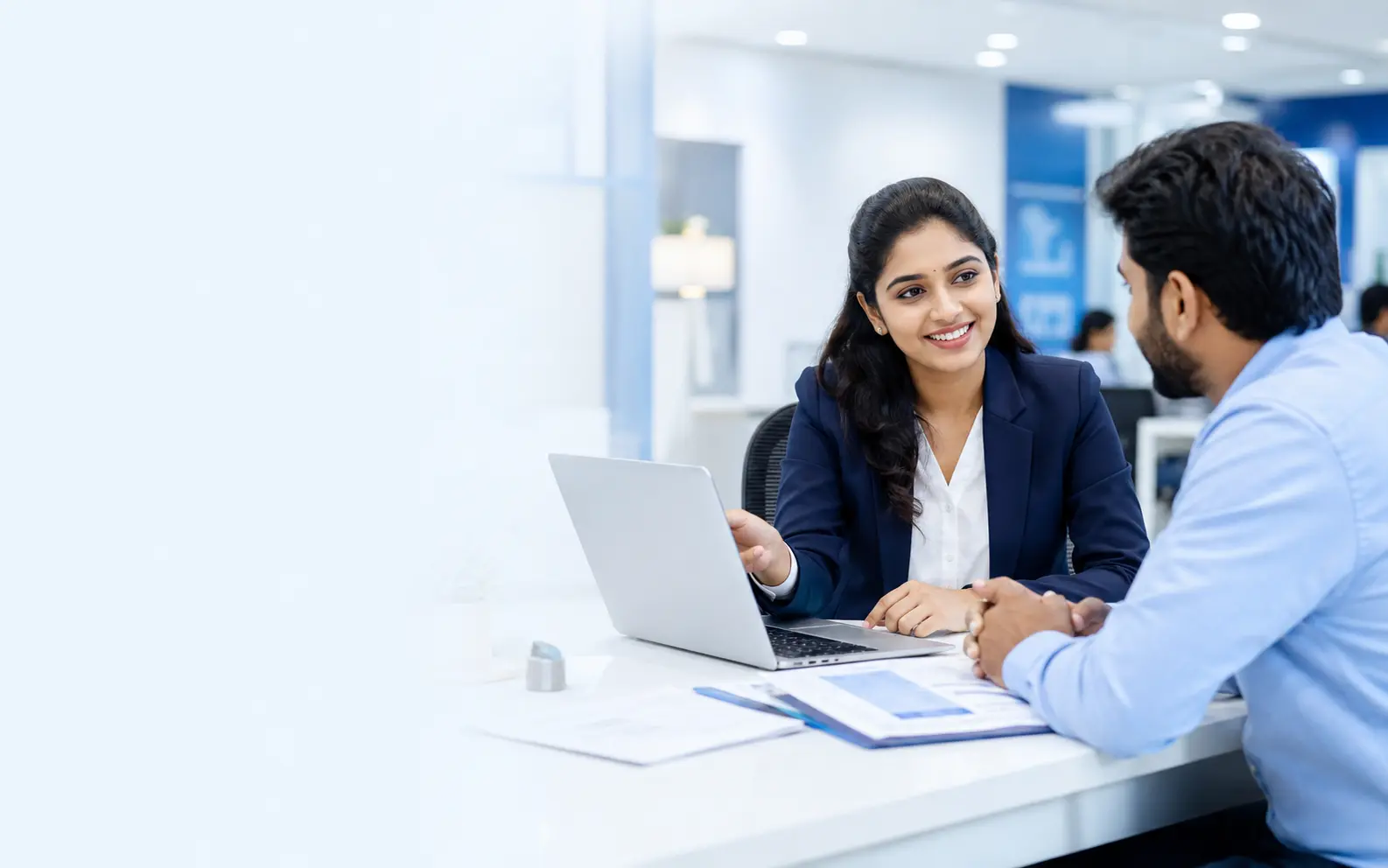 Customer receiving professional online service assistance